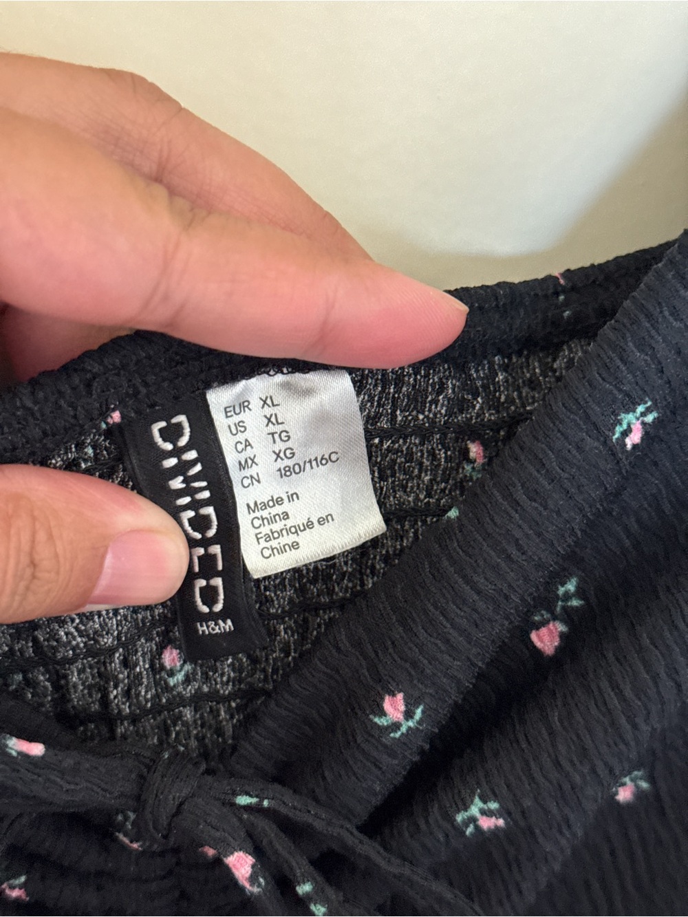 H&M DIVIDED womens textured Maxi Dress with Tiny Floral print in black size XL - Picture 4 of 7